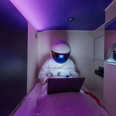 Capsule Hotel Constellation 91 Lviv Eksteriør billede