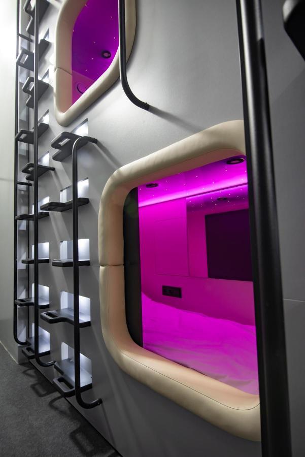 Capsule Hotel Constellation 91 Lviv Eksteriør billede