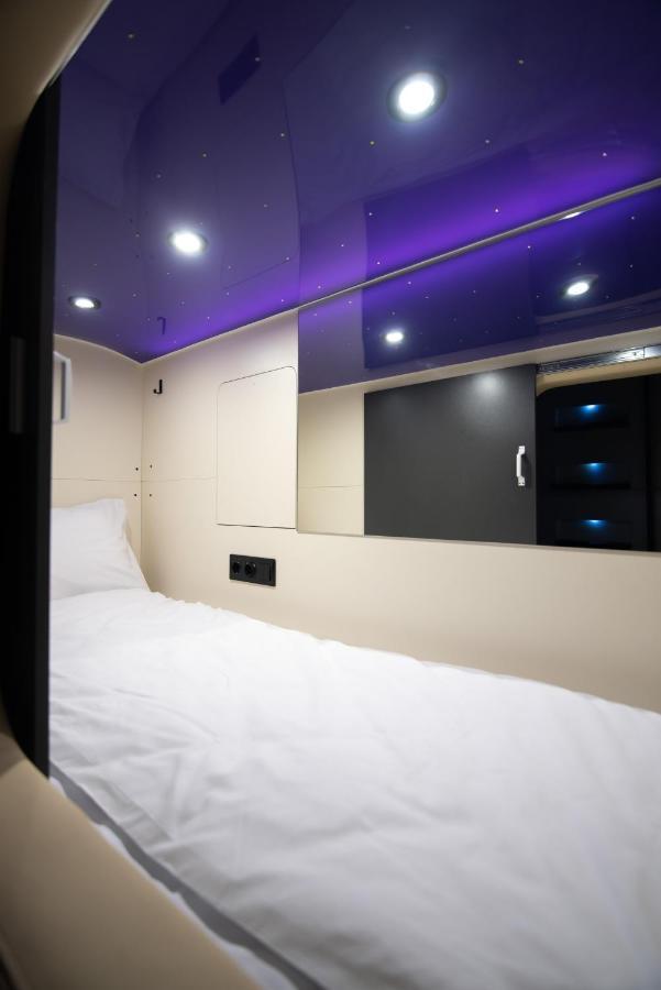 Capsule Hotel Constellation 91 Lviv Eksteriør billede