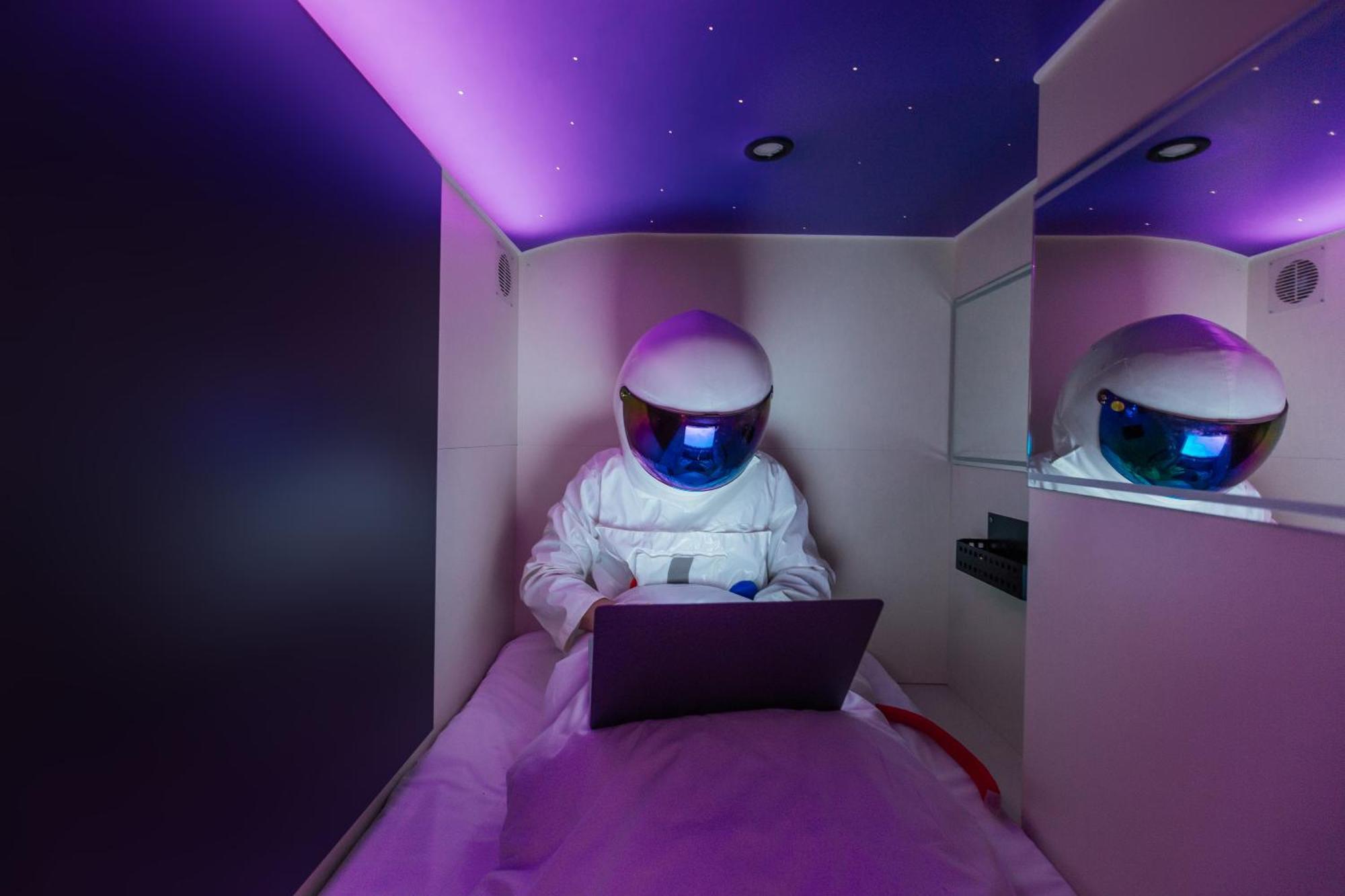 Capsule Hotel Constellation 91 Lviv Eksteriør billede